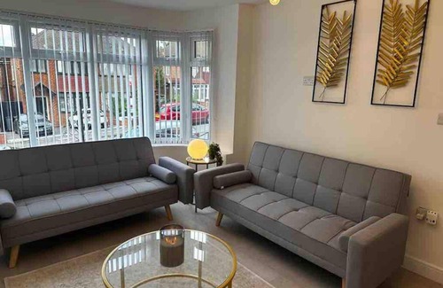 Olton Casa | Lovely 3-bed House Near Birmingham Airport & Nec