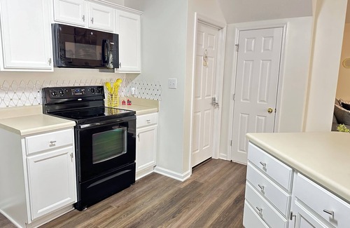 Hoover Casa | Lovely 3-bedroom and 3 bathroom townhome in delightful BHM with AC, WiFi