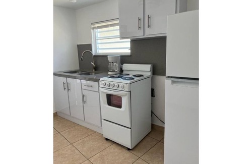 Camaceyes Apartamento | Lovely 3-bedroom apt #6 5 minutes from Crash Boat beach