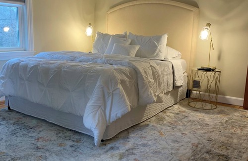 Sherborn Casa | Lovely 3 bedroom - Close to Boston - 1 month stay required