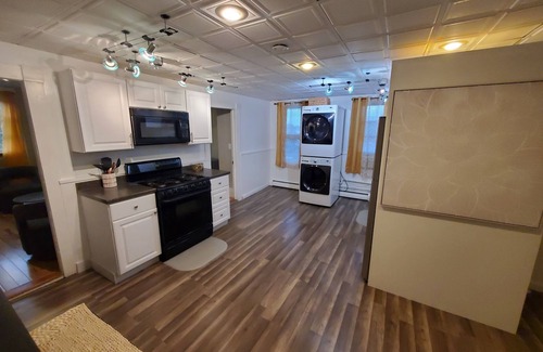Salem Condominio | Lovely 3-bedroom condo with AC in charming Salem