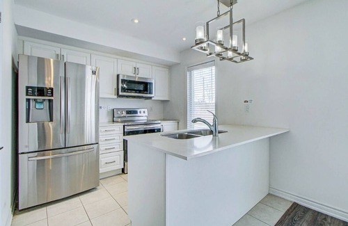Innisfil Casa | Lovely 3-bedroom house in Barrie with WiFi and AC
