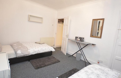 Gascoigne Casa | Lovely 3 Bedroom House near Barking Station