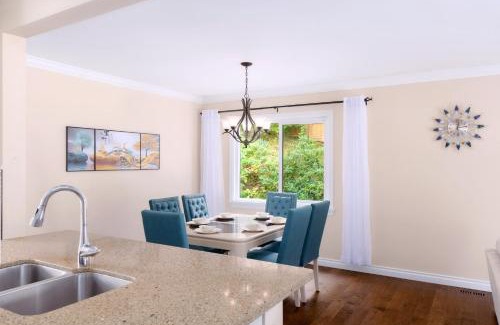Port Moody Casa | LOVELY 3 bedroom PORT MOODY spacious home 6 people free parking