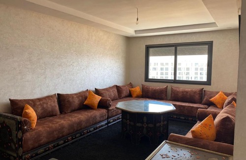 Agadir Bay Apartamento | Lovely 3 bedroom unit with pool in Agadir Bay.