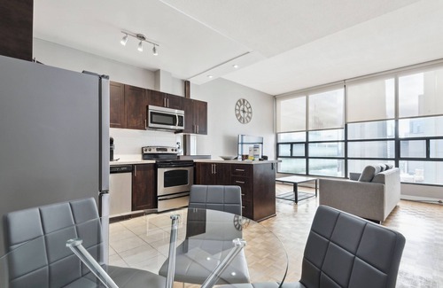 Bay Street Corridor Apartamento | Lovely 3-BR in DT Toronto