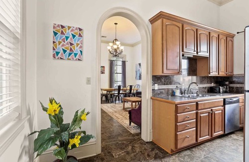 Faubourg Delassize Casa | Lovely 3BD | Steps to St. Charles | Gated Parking