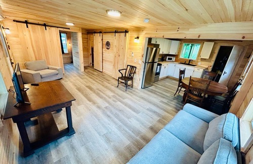 Dedham Cabina | Lovely 3BR Lakefront Cottage @ Jenkins Beach #1