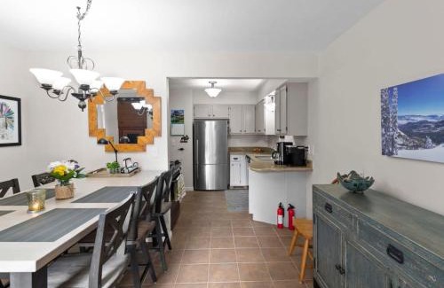 Cottonwood Heights Casa | Lovely 4 BDR Home with Private Hot Tub Near Trails