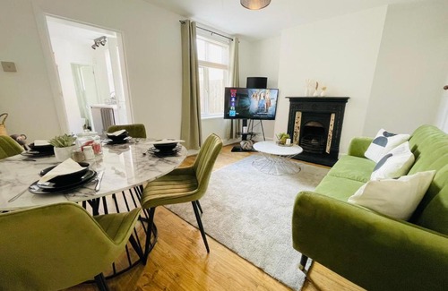 Luton Casa | Lovely 4-Bed House in Luton