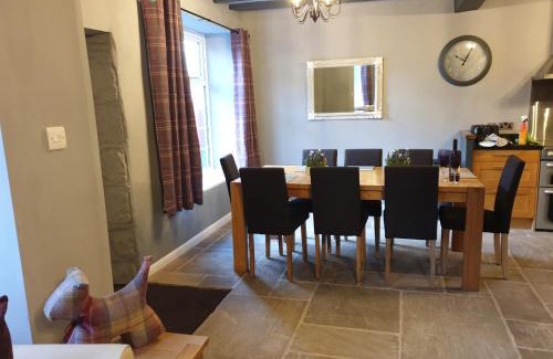 Newton Grange Casa | Lovely 4 bed house sleeping 8 near Ashbourne