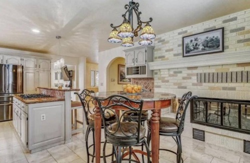 Franktown Casa | Lovely 4-bedroom Estate in Franktown with WiFi and a Summer time outdoor pool