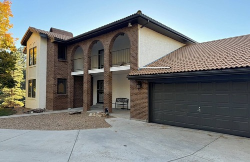 Franktown Casa | Lovely 4-bedroom Estate in Franktown with WiFi and a Summer time outdoor pool