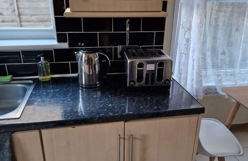 Walthamstow Casa | Lovely 4-bedroom house, 5 minutes from three stations, loads of local shops.