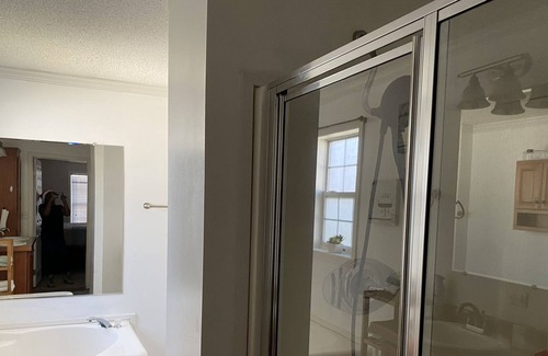 Virginia Beach Casa | Lovely 4-bedroom open concept home 8mins from oceanfront