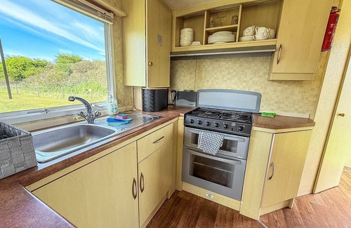 Louth Casa | Lovely 4 berth caravan for hire at Sunnydale Holiday Park ref 35225KC