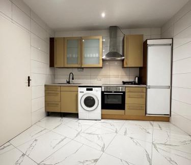 Liesing Apartamento | Lovely 4BR Apt Near Kaufpark Alterlaa