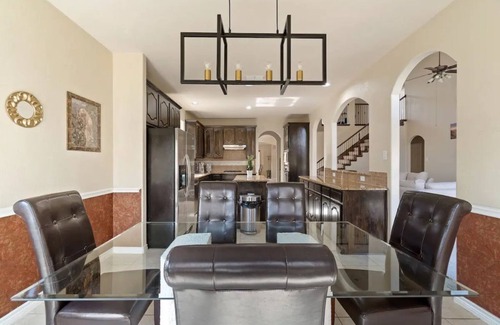 Grand Prairie Casa | Lovely 5 BR|GAMEROOM| Cowboys🌟Stadium, Six Flags🎢