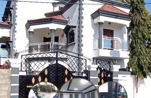 Kololi Casa | Lovely 6-bedroom vacation home