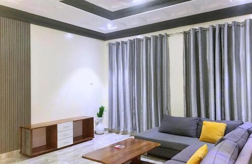 Kololi Casa | Lovely 6-bedroom vacation home