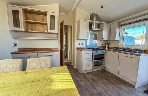 Felixstowe Casa | Lovely 6 berth caravan at Suffolk Sands Holiday Park ref 45010MV