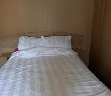 Louth Otro | Lovely 6 Berth Caravan At Sunnydale Holiday Park Ref 35375S