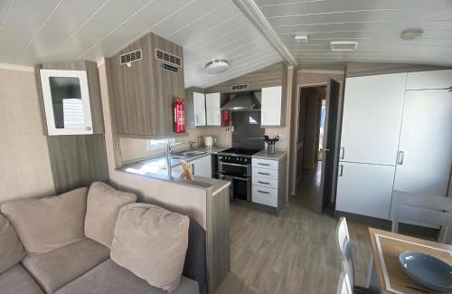 Towyn Otro | Lovely 6 Berth Caravan At Ty Mawr Holiday Park, North Wales Ref 86004K