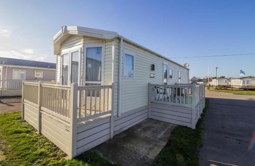 Felixstowe Otro | Lovely 6 Berth Caravan At Suffolk Sands Holiday Park Ref 45010Mv
