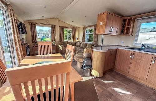 Louth Casa | Lovely 6 berth caravan with decking at Sunnydale Holiday Park ref 35130SD