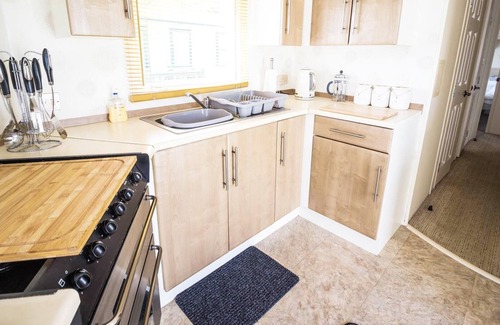 Louth Casa | Lovely 8 berth caravan for hire at Sunnydale Park in Skegness ref 35001JW