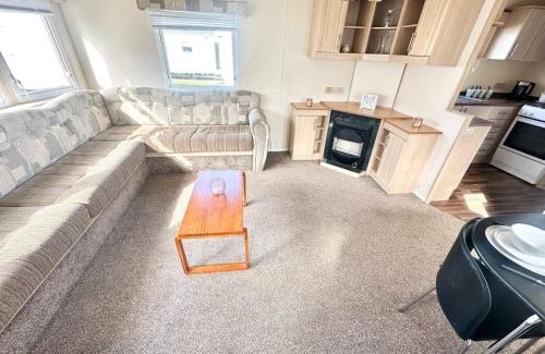 Leysdown-on-Sea Otro | Lovely 8 Berth Caravan At Harts Holiday Park In Kent Ref 74066B