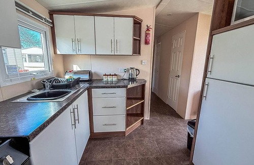 Louth Casa | Lovely 8 berth caravan with decking at Sunnydale Park, Lincolnshire ref 35091BR