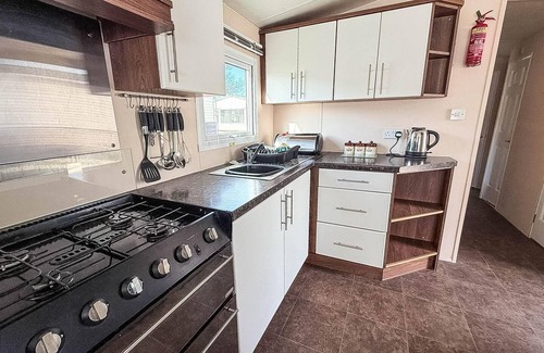 Louth Casa | Lovely 8 berth caravan with decking at Sunnydale Park, Lincolnshire ref 35091BR