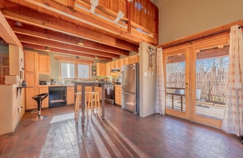 Taos Casa | Lovely Adobe Home With Private Hot Tub