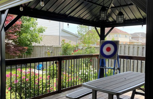 London Casa | Lovely and cozy home | 3 Bdr | 8 persons | 2.5 baths | 2 free driveway parkings