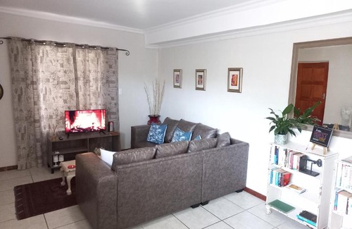 Jeffreys Bay Apartamento | Lovely and spacious 1 bedroom unit
