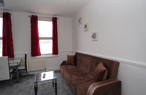 Loxford Apartamento | Lovely and spacious Apt Near Barking Station