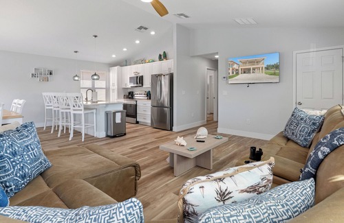 Homosassa Villa | Lovely and spacious brand new - July 2024 - 2 BR, 2 BA villa on stilts