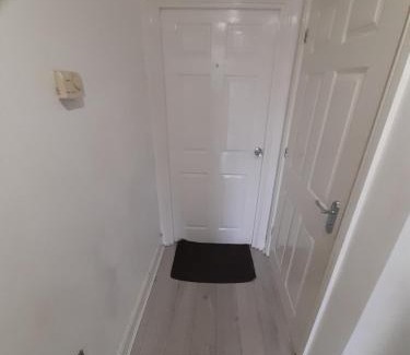 Gravesend Casa | Lovely and Spacious Room with Conservatory