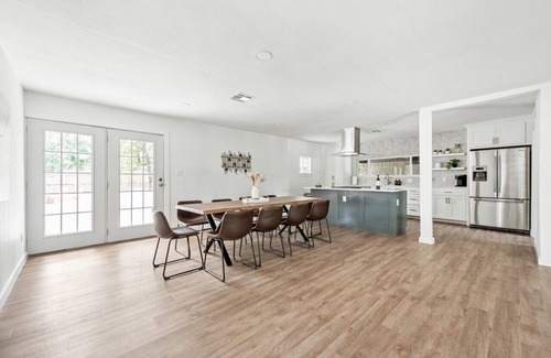 Haltom City Casa | Lovely and Spacious 4 Bedroom House Sleeps 10