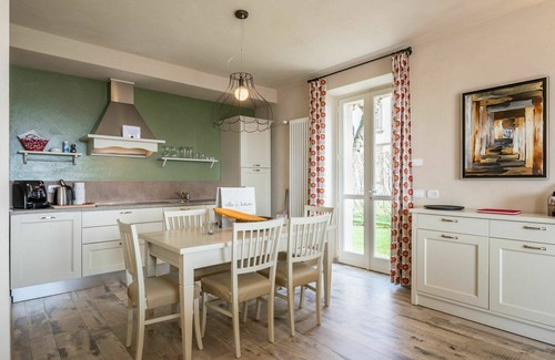 Costigliole d'Asti Casa | Bonito apartamento en villa con piscina, WIFI, A/C, TV, patio, vista panorámica y aparcamiento
