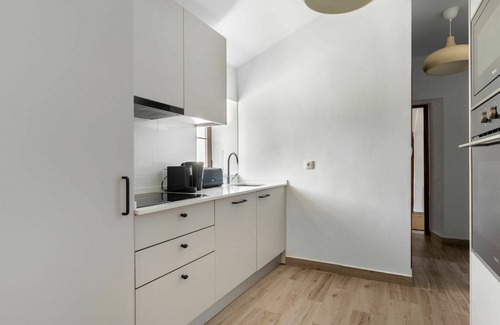 Sao Martinho Villa | Acogedor apartamento en villa para 7 personas con A/C, WIFI, piscina, TV, terraza y aparcamiento