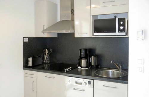 Bourgenay Casa | Precioso apartamento en villa con piscina, jacuzzi, TV, terraza, mascotas permitida, aparcamiento
