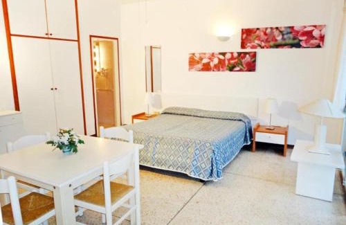 Lignano Sabbiadoro Apartamento | Lovely apartment for 5 guests by the beach