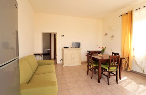 Massa Marittima Villa | Bonito apartamento en villa con piscina, WIFI, TV, terraza, mascotas permitida y aparcamiento