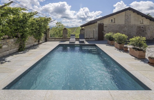 Monforte d'Alba Apartamento | Precioso apartamento para 4 personas con WIFI, piscina y terraza, cerca de Alba