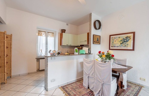 Castell'Alfero Apartamento | Precioso apartamento para 4 personas con piscina, WIFI, TV, patio y aparcamiento