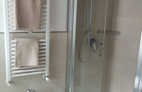 San Michele Apartamento | Lovely Apartment Casa Rosa Enrico .With free parking 20 meters away