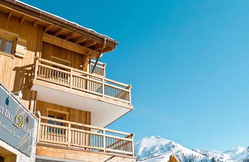 Montgenevre Apartamento | Lovely apartment for 4 people with pool, WIFI, hot tub, TV, balcony, pets allowed and parking