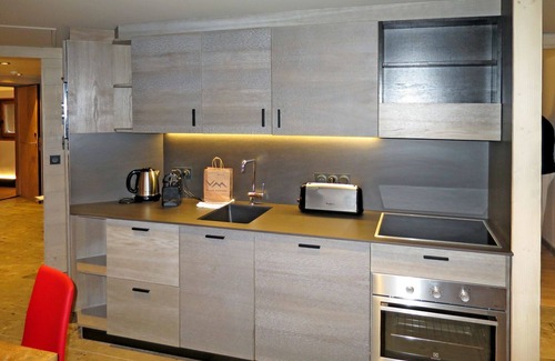 Val-d'Isere Apartamento | Hermoso apartamento para 4 personas con jacuzzi, piscina, WIFI, TV, balcón y aparcamiento